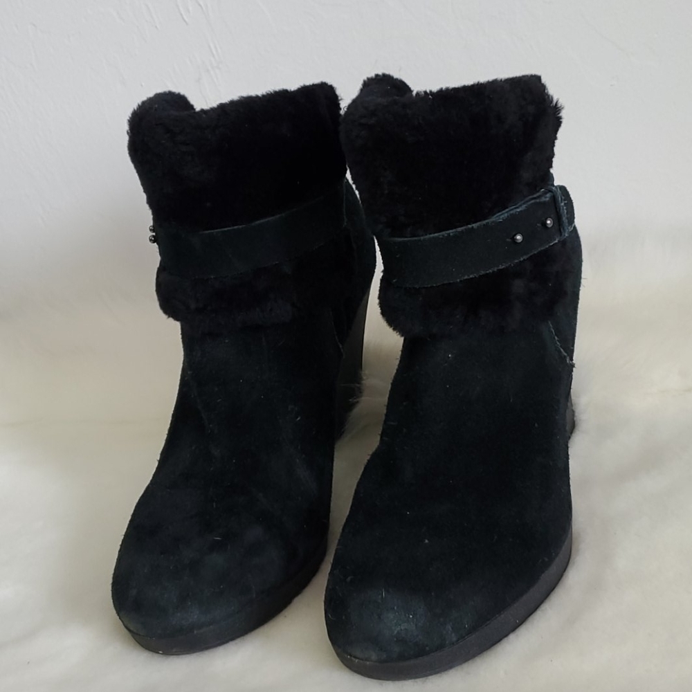 UGG suede wedge ankle boots zipper back women size 9 black warm winter